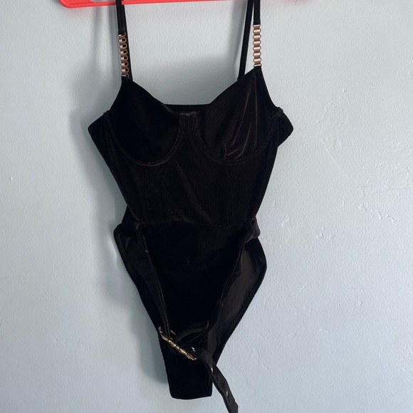 Bathing suit - Picture 2 of 5